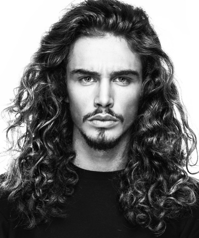 Long wavy hair - men's haircuts