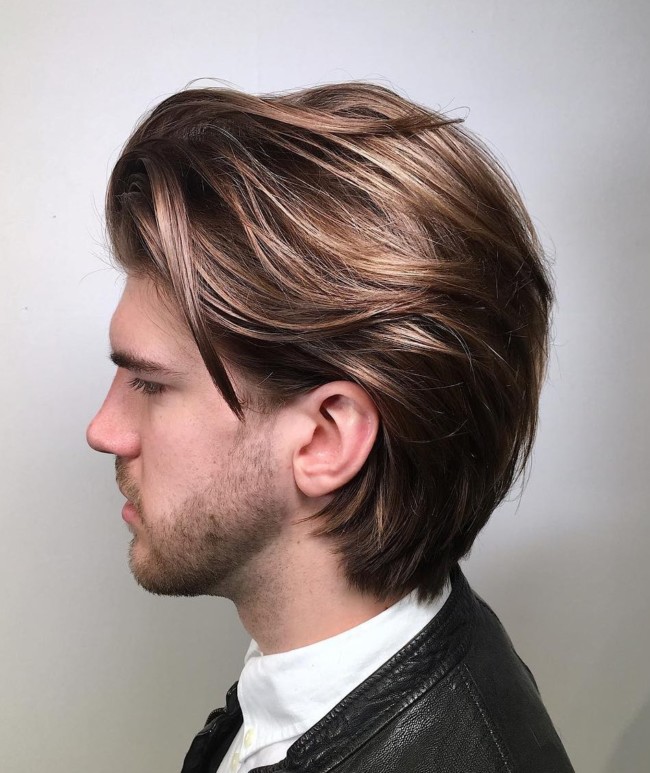 extured mid-length hairstyle + beige highlights