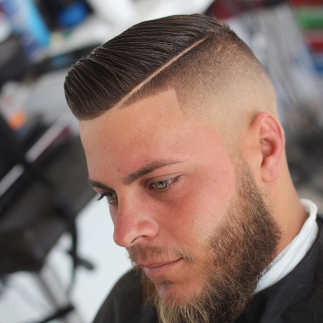 Short Comb Over + Side Part + Skin Fade - Men's Haircuts