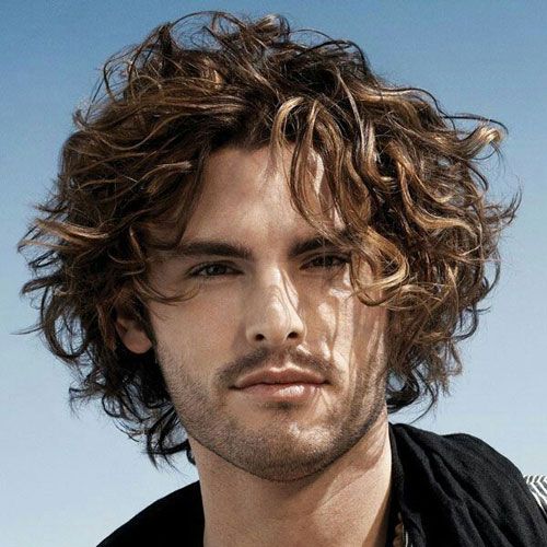 Messy wavy hair - men's haircuts